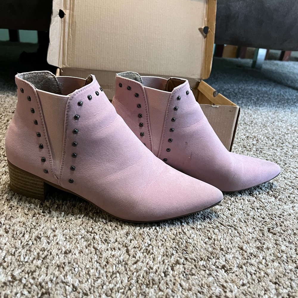 Light pink booties
